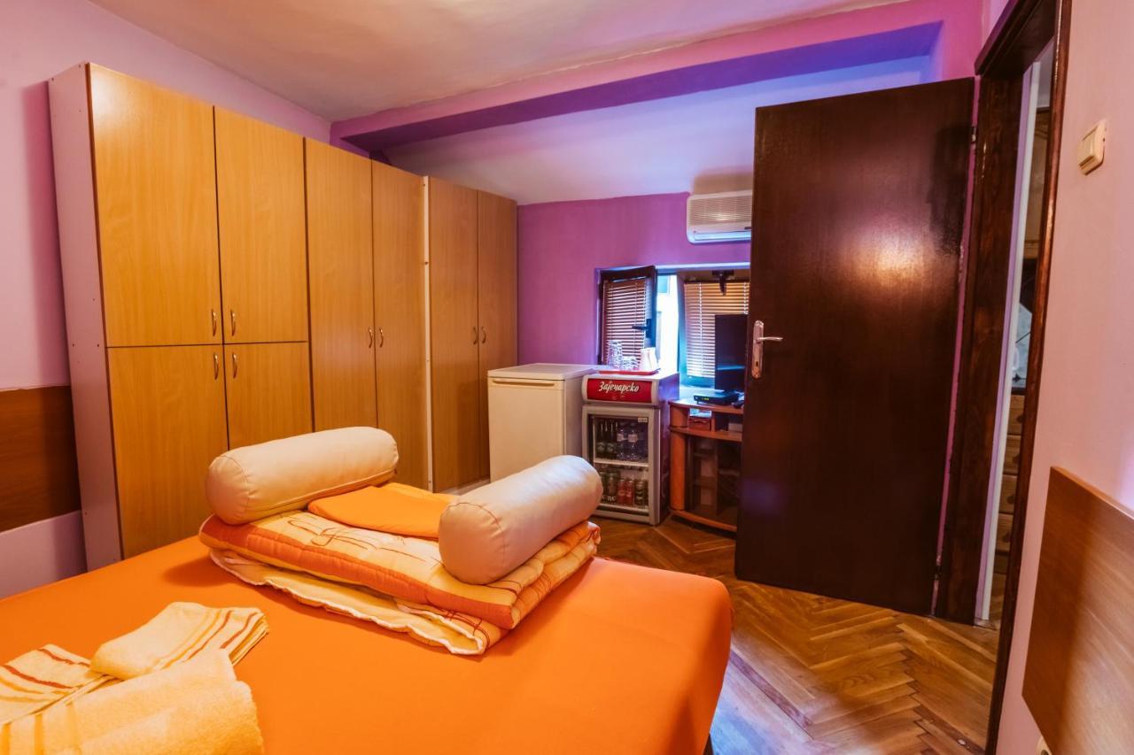 Laufer Hostel Novi Sad Exterior photo